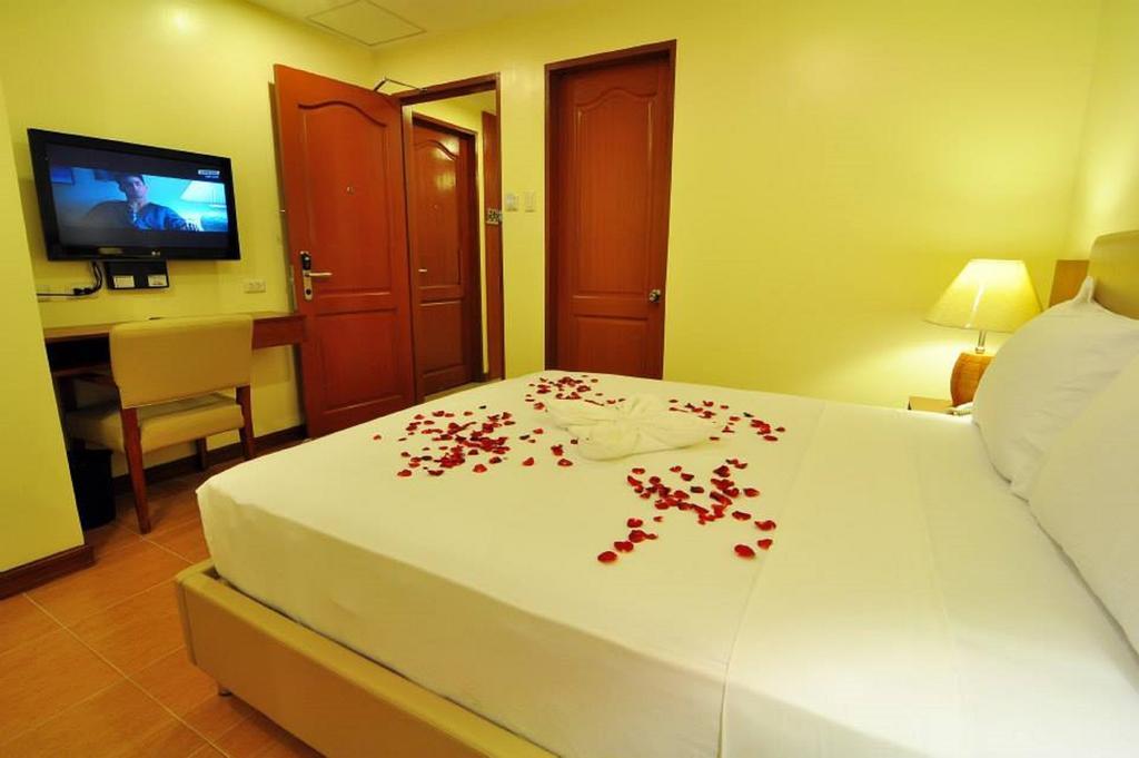 The Well Hotel Cebu Stadt Exterior foto