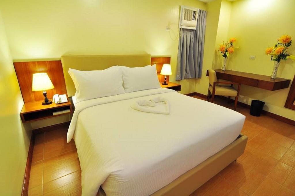 The Well Hotel Cebu Stadt Exterior foto