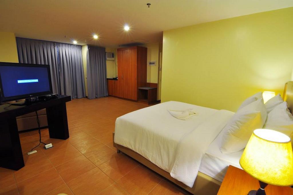 The Well Hotel Cebu Stadt Exterior foto