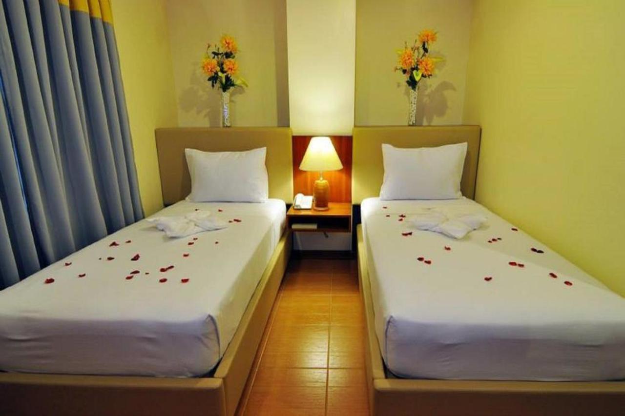 The Well Hotel Cebu Stadt Exterior foto