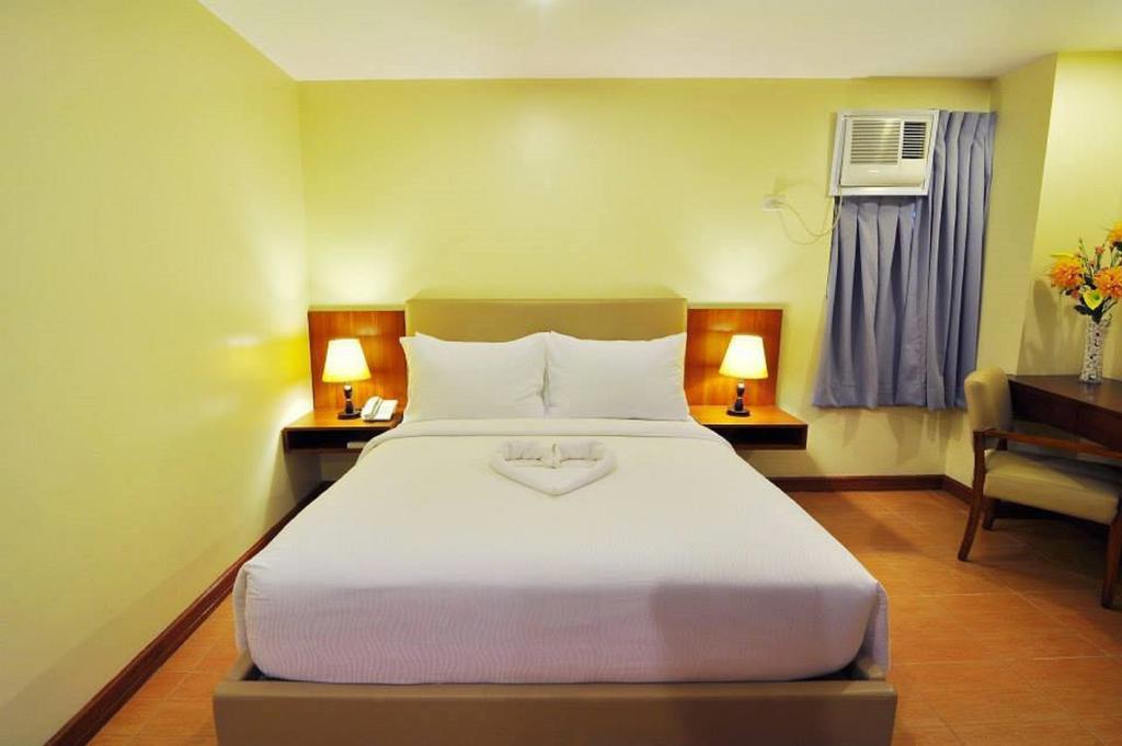 The Well Hotel Cebu Stadt Exterior foto