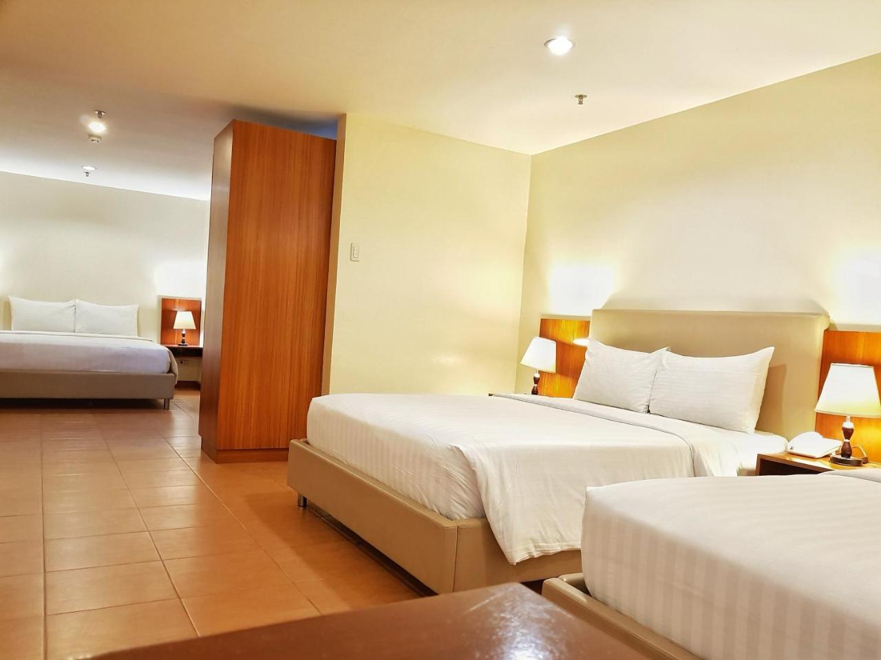 The Well Hotel Cebu Stadt Exterior foto